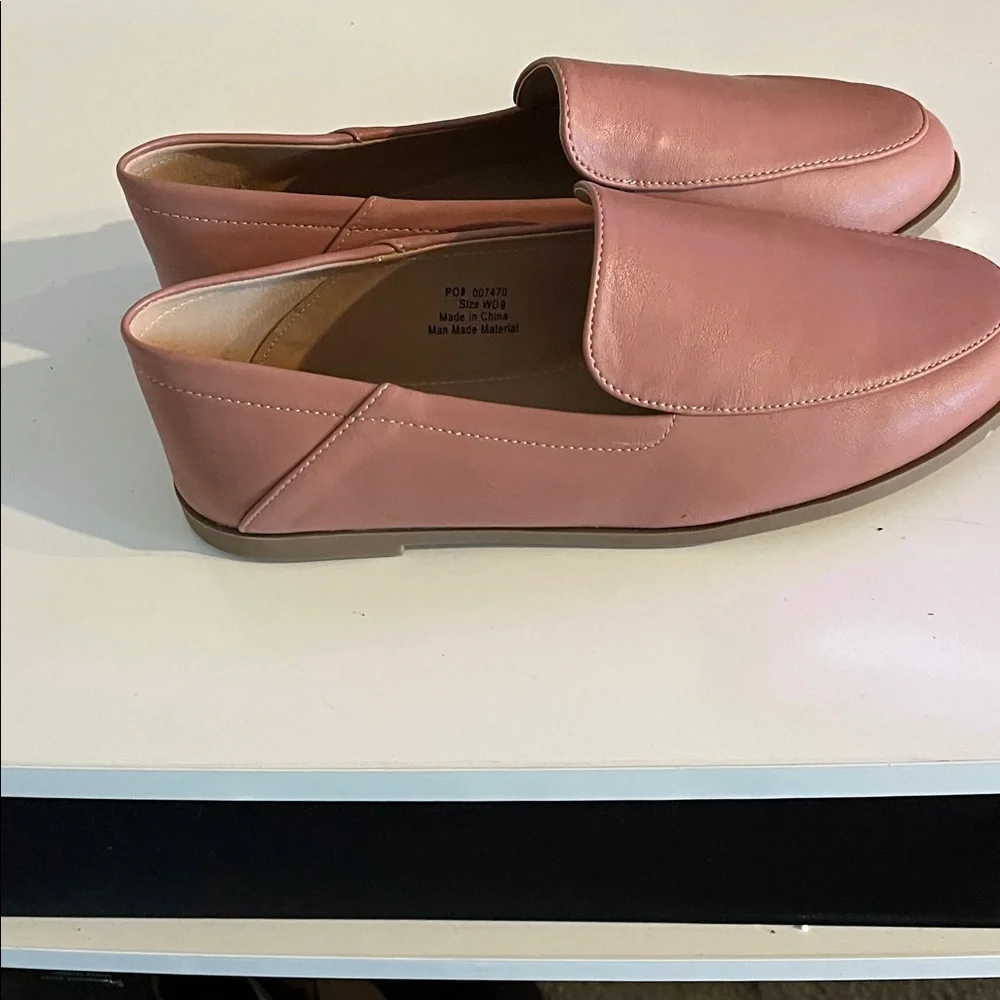 Journee Collection Women's‎ Wide With true comfort, foam slip on Flats Size W 9